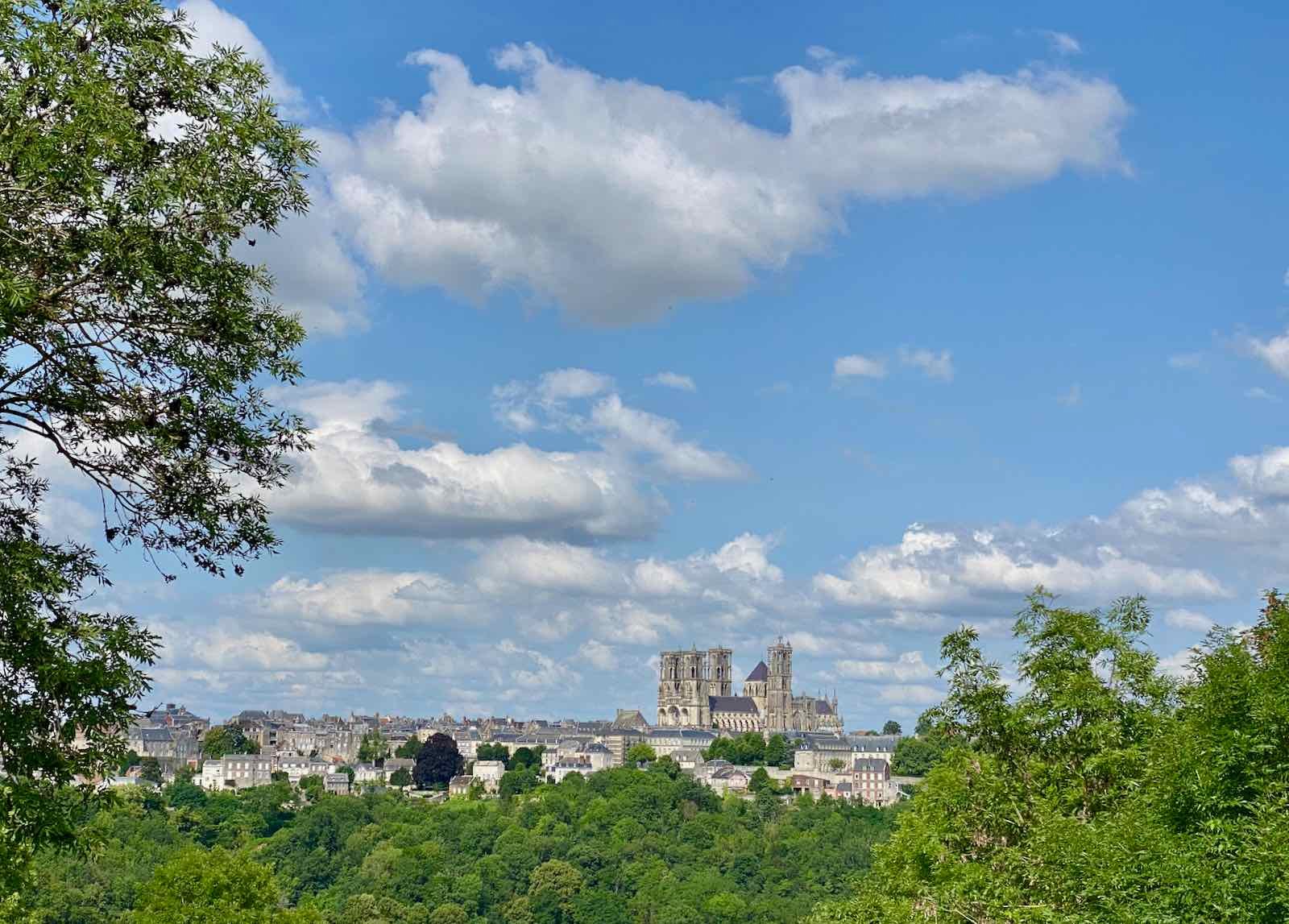 Rachat de Crédit à Laon (02000) : Optimisez votre Budget